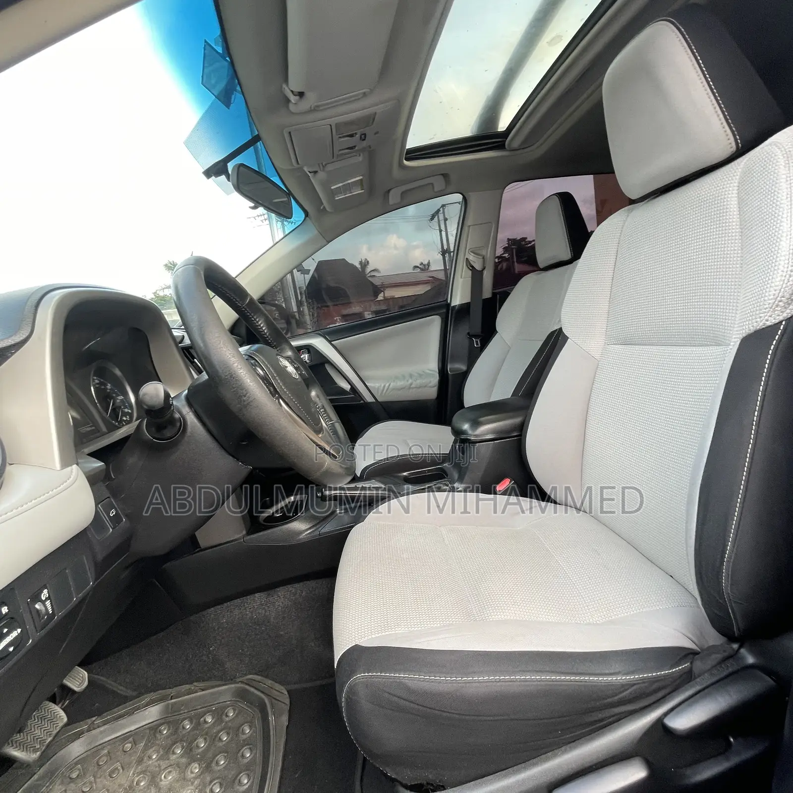 Toyota RAV4 XLE AWD (2.5L 4cyl 6A) 2016 Silver