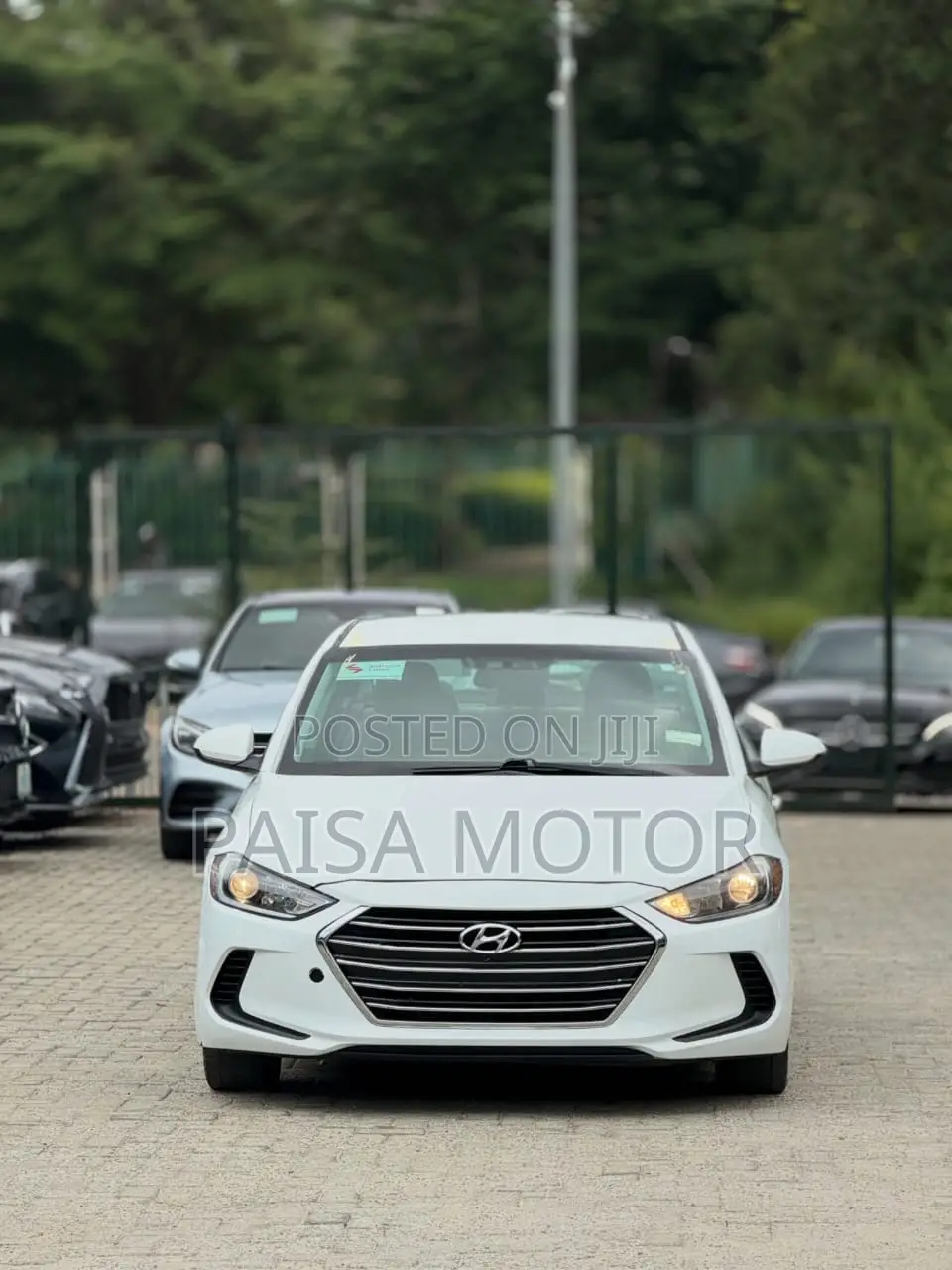 Hyundai Elantra SE Sedan FWD (2.0L 4cyl 6M) 2017 White
