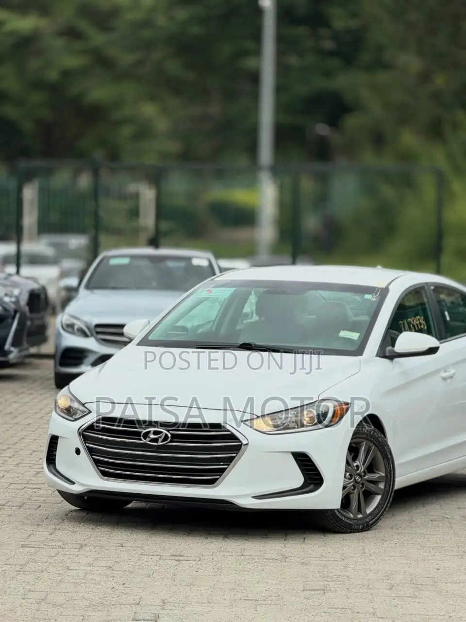 Hyundai Elantra SE Sedan FWD (2.0L 4cyl 6M) 2017 White