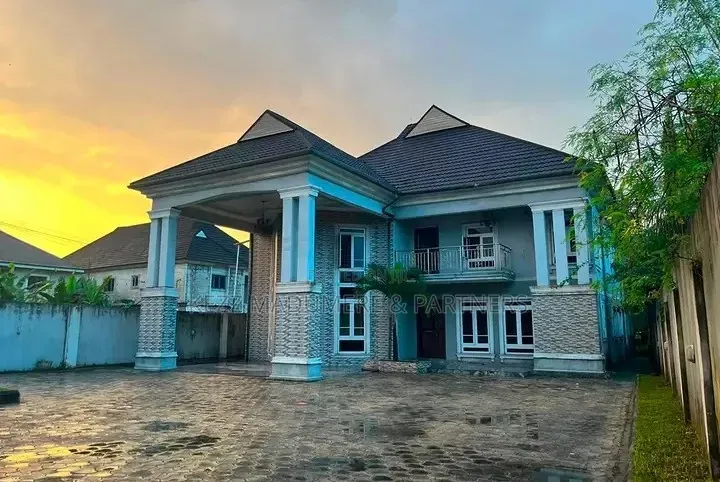 8bdrm Duplex in Dr Peter Odili Port, Trans Amadi for rent