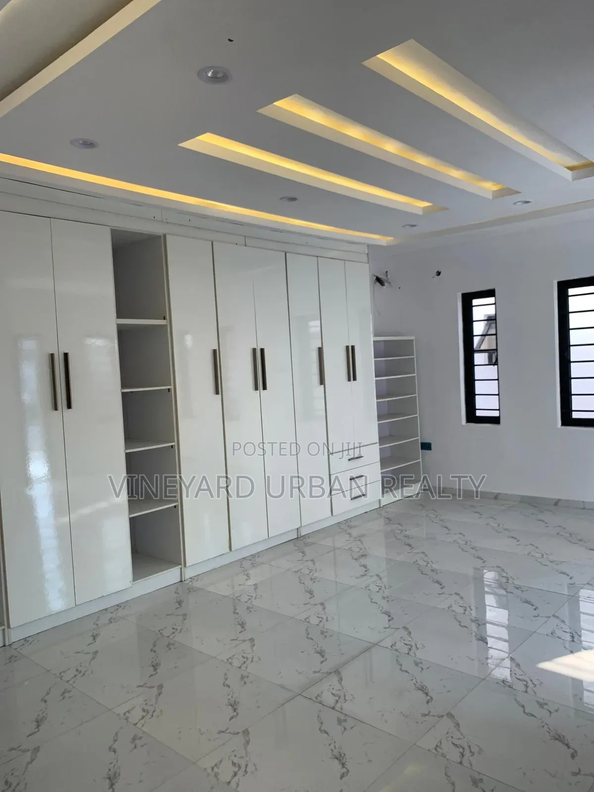 4bdrm Duplex in Thomas Estate for rent