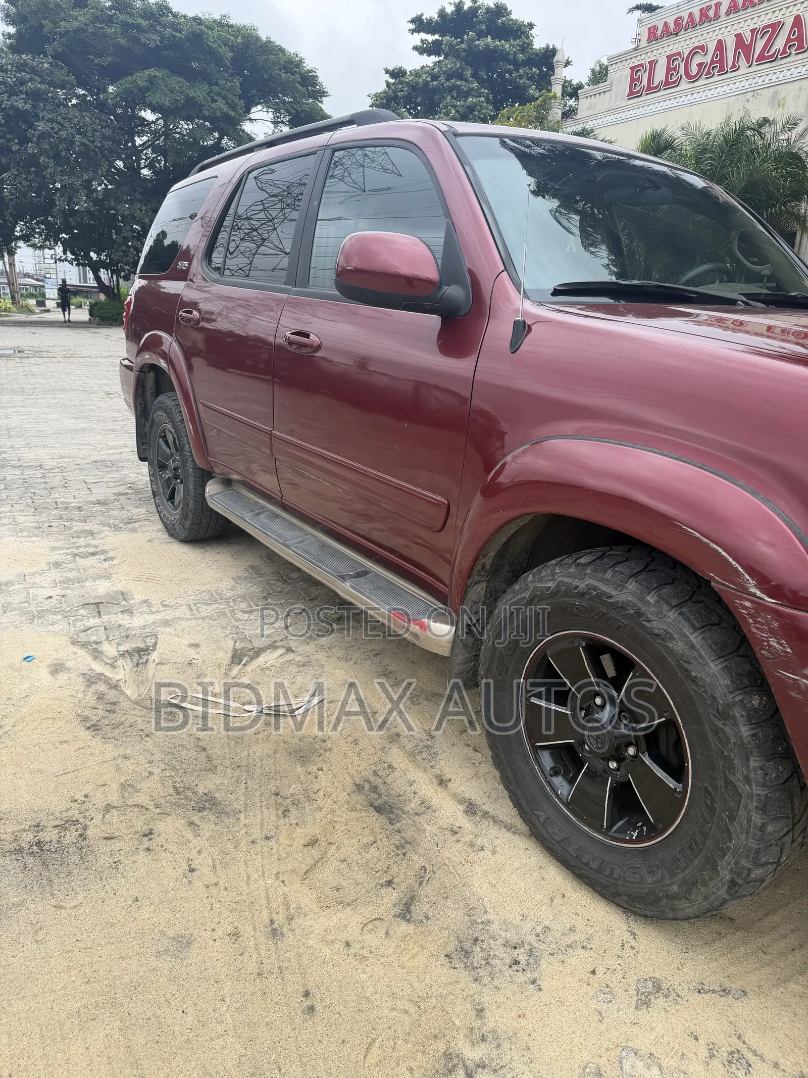 Toyota Sequoia SR5 4dr SUV (4.7L 8cyl 4A) 2004 Burgundy