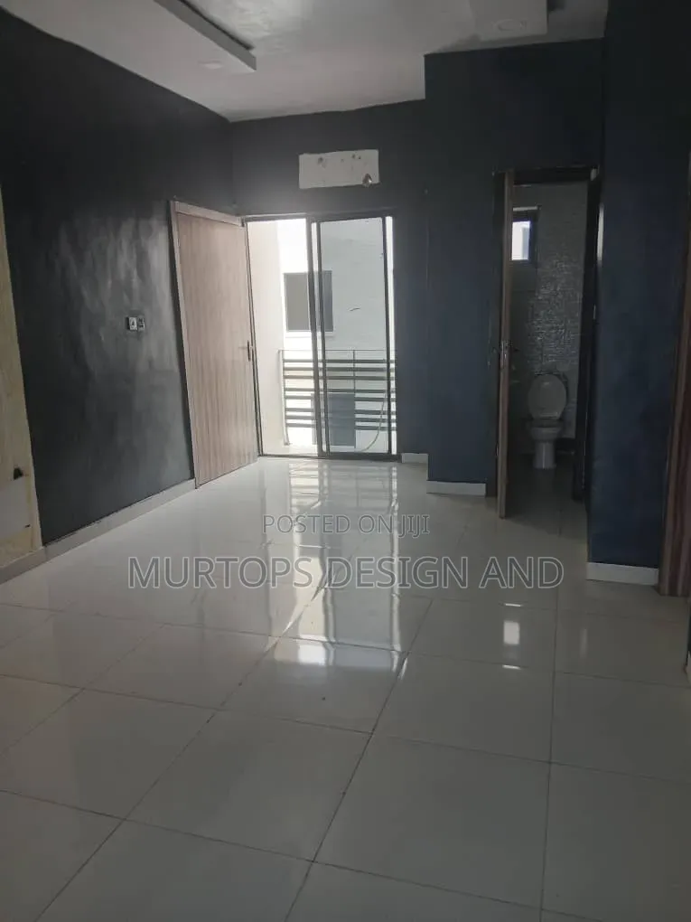 2bdrm Apartment in Lekki Phase 2 for rent