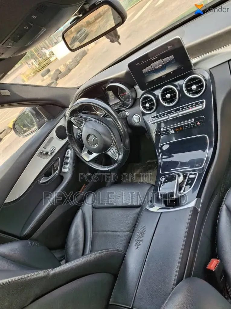 Mercedes-Benz C300 2016 Black