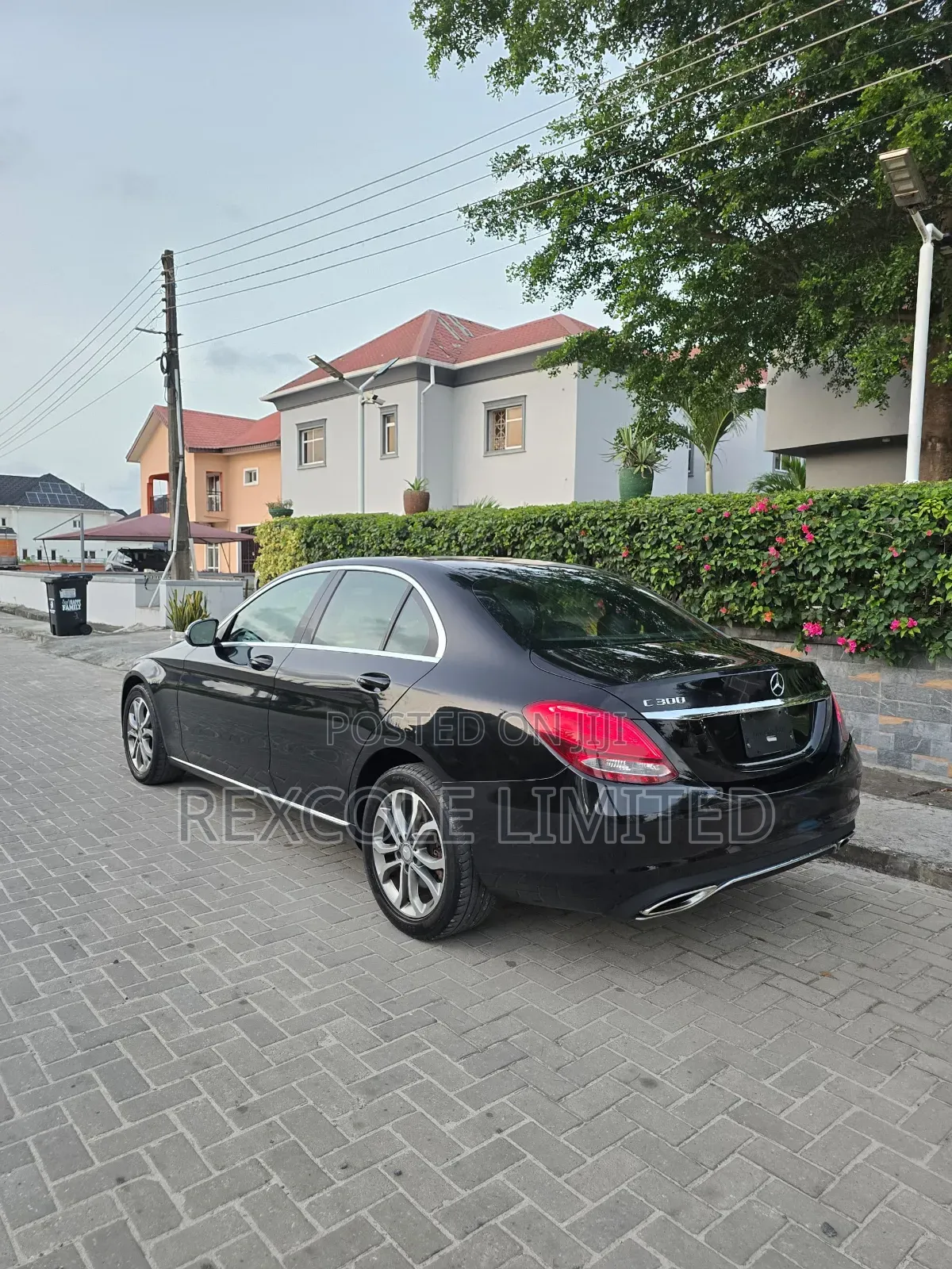 Mercedes-Benz C300 2016 Black
