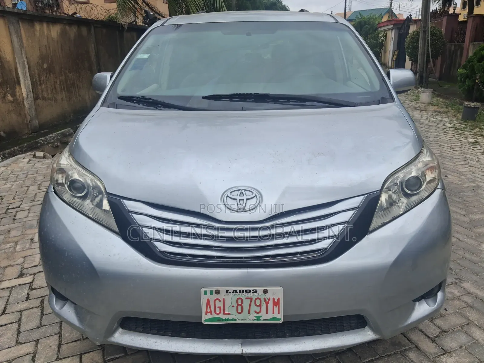Toyota Sienna 2012 Silver