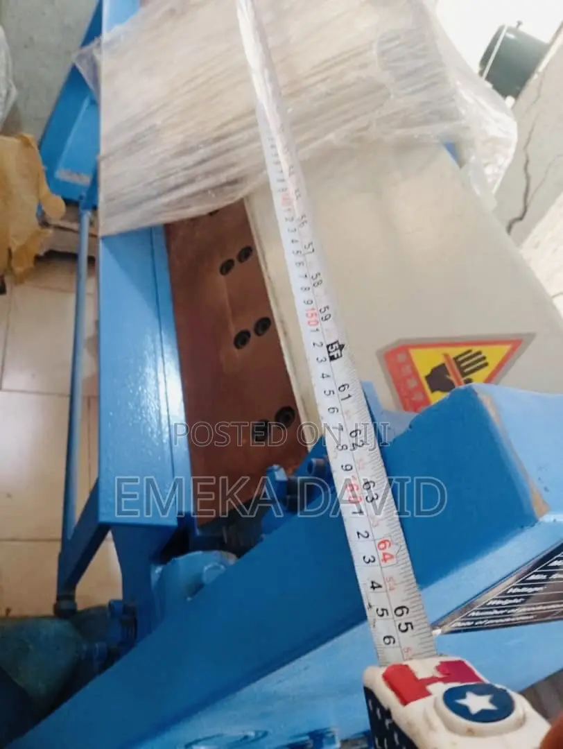 Manual Sheet Metal Folding Machine Designed to Bend Plates
