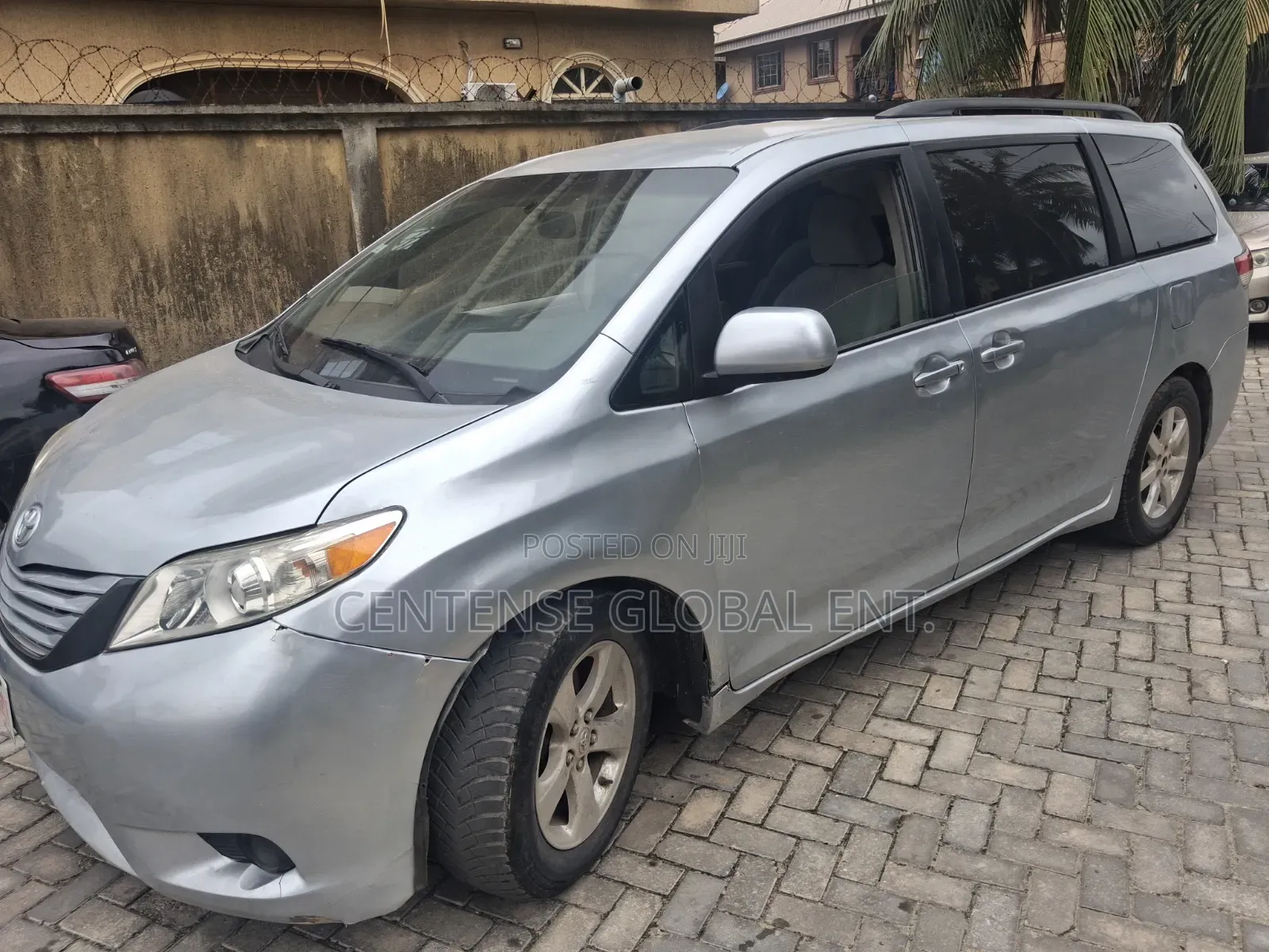 Toyota Sienna 2012 Silver