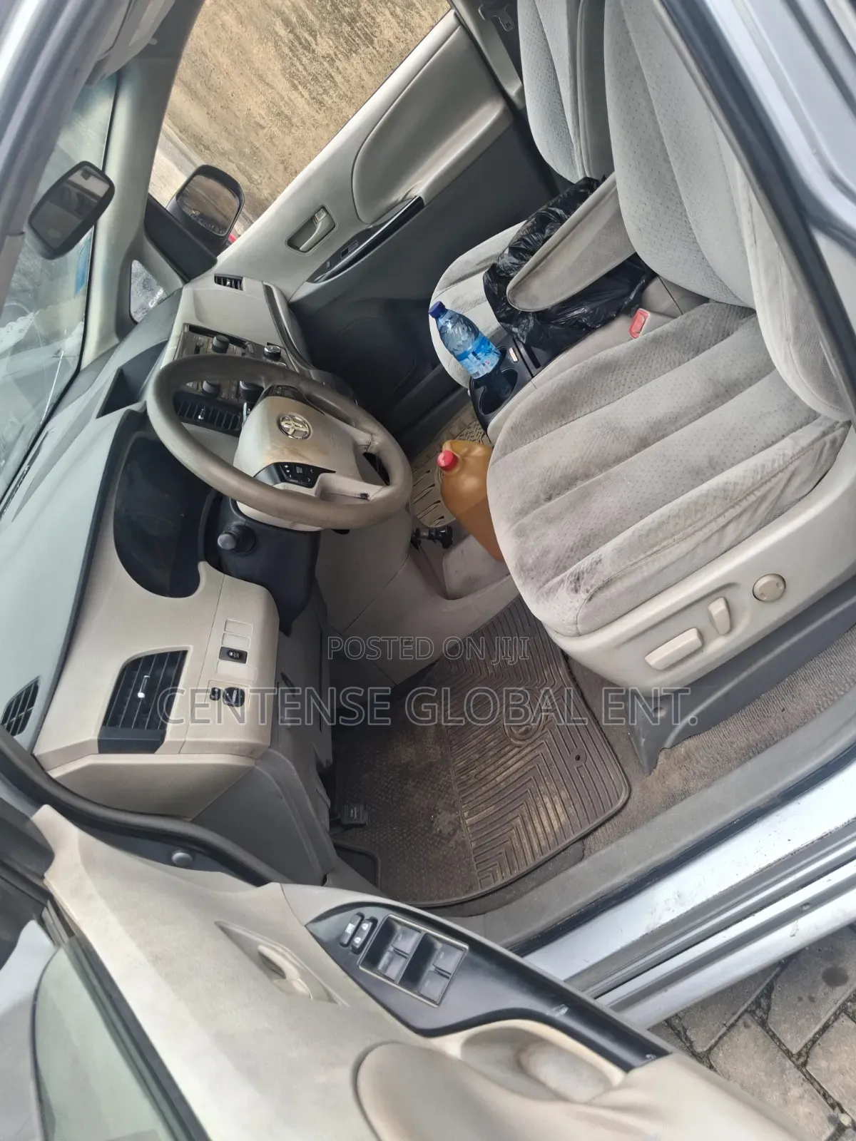 Toyota Sienna 2012 Silver