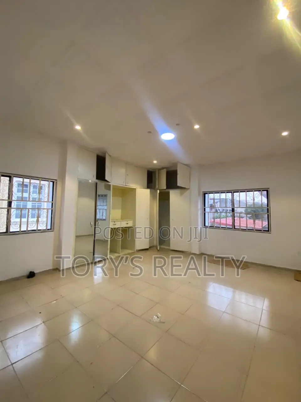 1bdrm Apartment in Lekki Phase 1 for rent