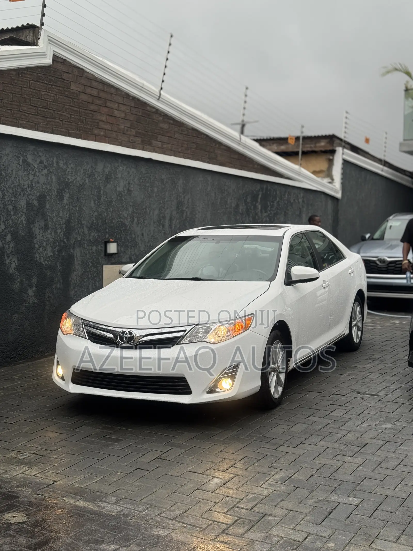 Toyota Camry XLE 4dr Sedan w/Prod. End 11/13 (3.5L 6cyl 6A) 2014 White