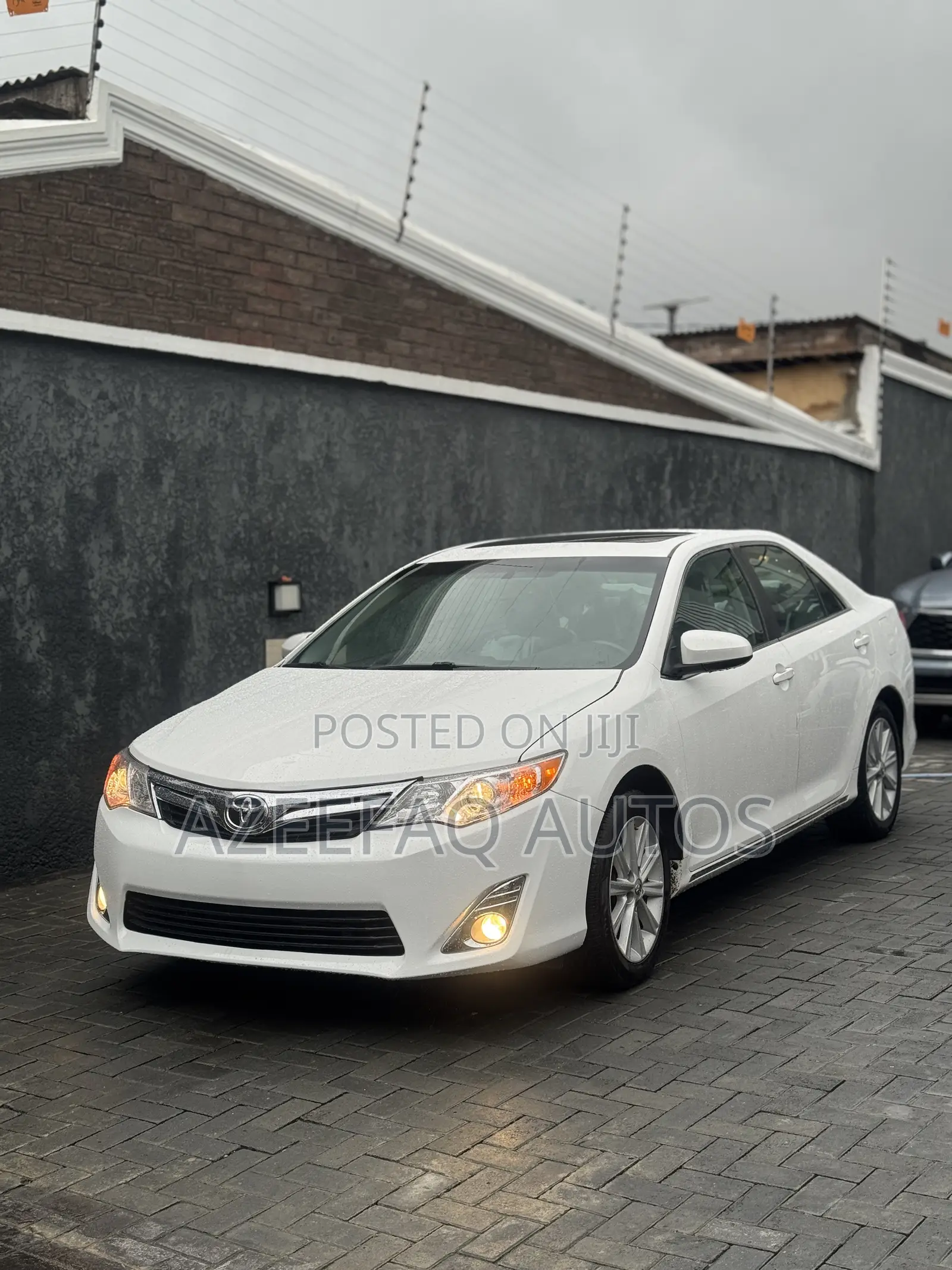Toyota Camry XLE 4dr Sedan w/Prod. End 11/13 (3.5L 6cyl 6A) 2014 White