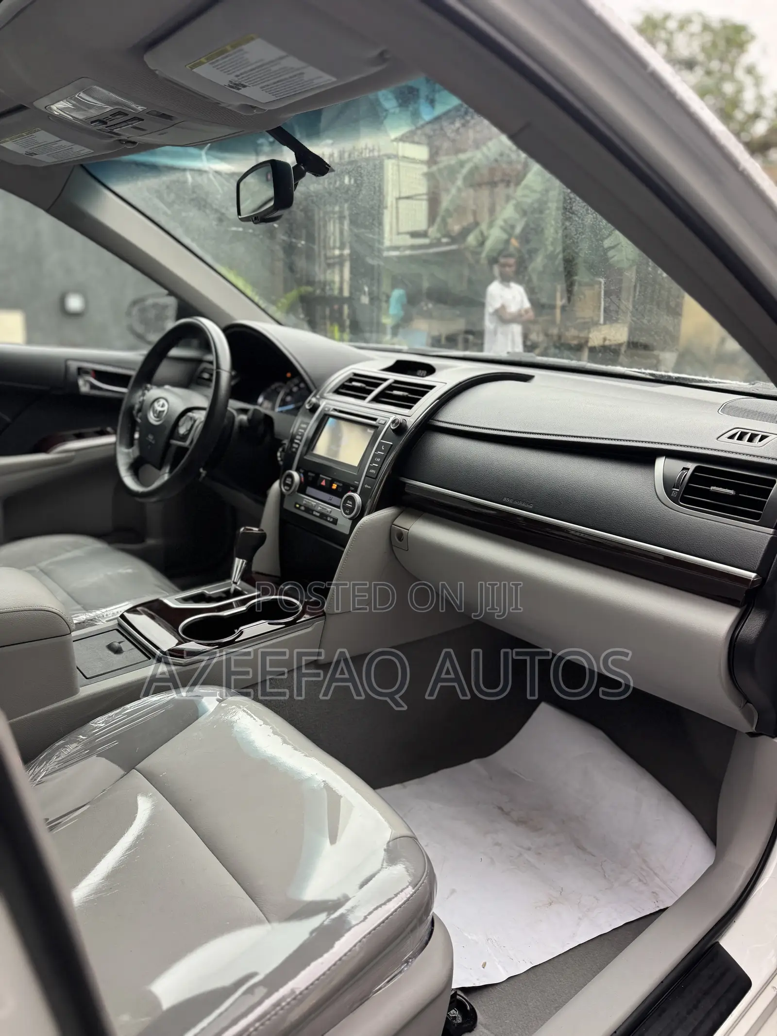 Toyota Camry XLE 4dr Sedan w/Prod. End 11/13 (3.5L 6cyl 6A) 2014 White