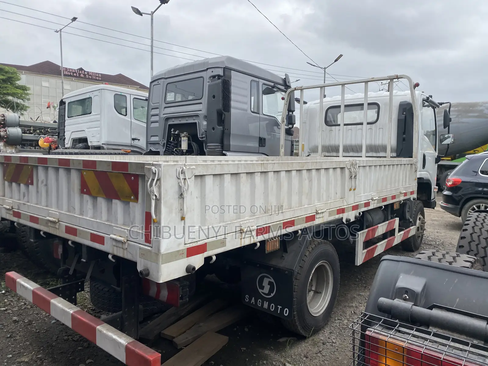 SAGMOTO X9 Pickup Truck