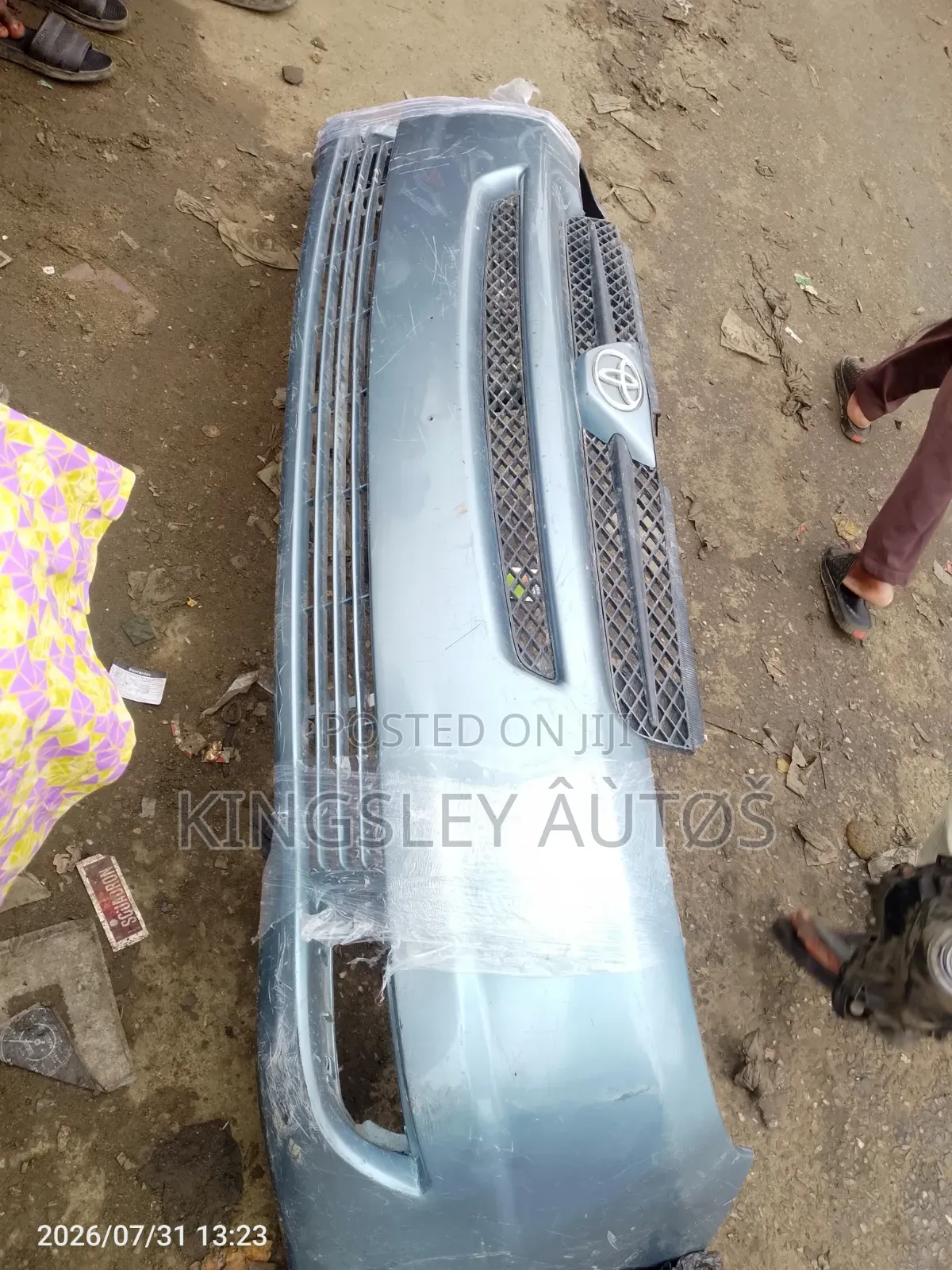 Complete Front Bumper Sienna 2004