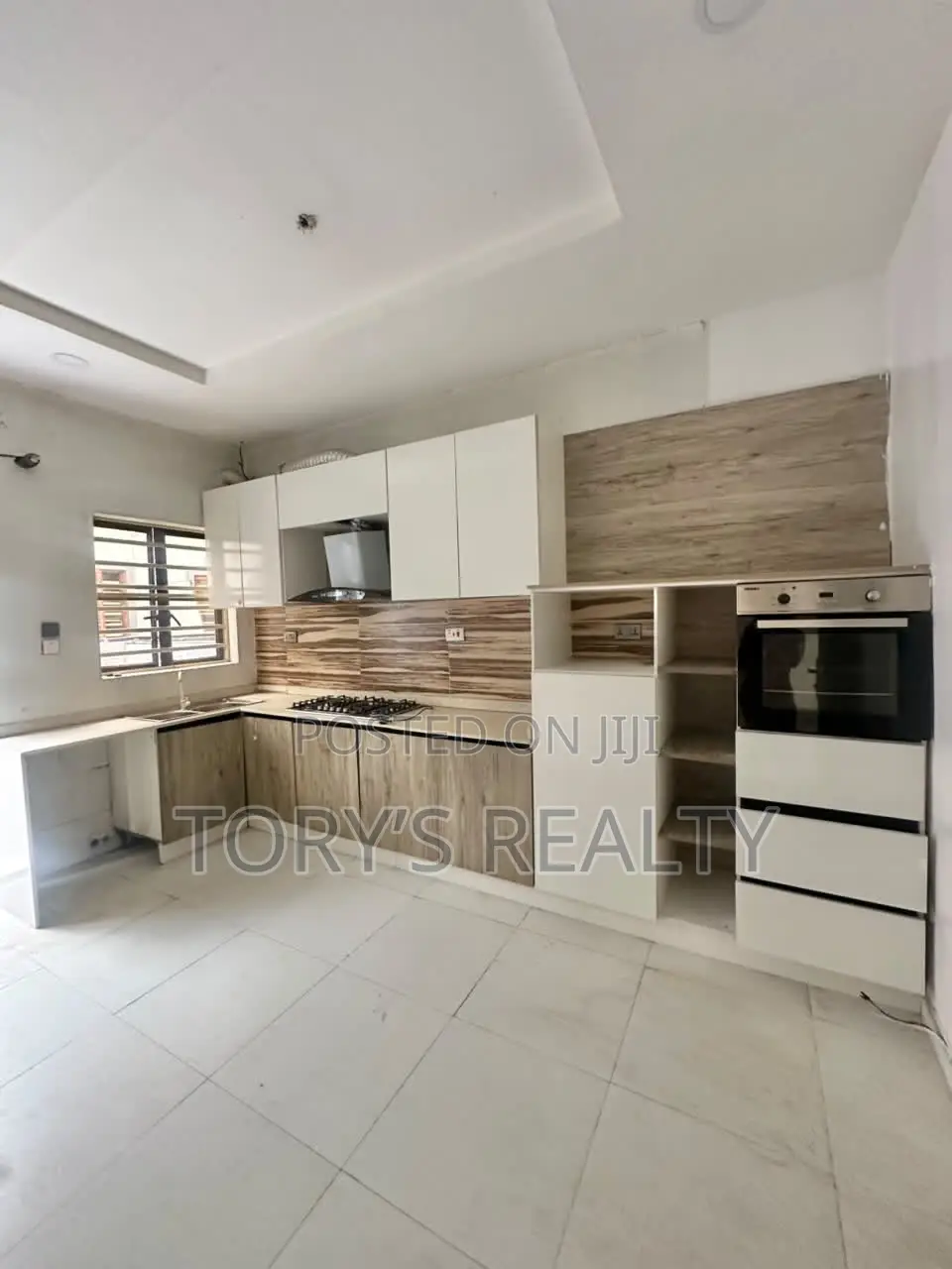 3bdrm Apartment in Lekki Expressway for rent