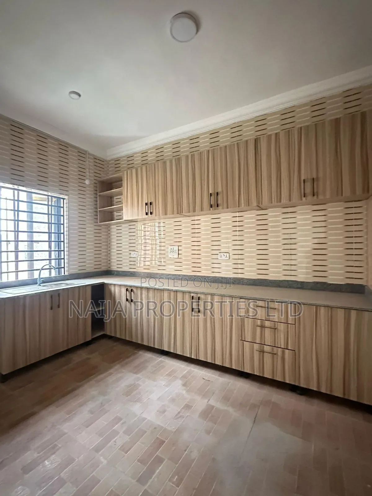 3bdrm Apartment in Ilasan-Ikate for rent