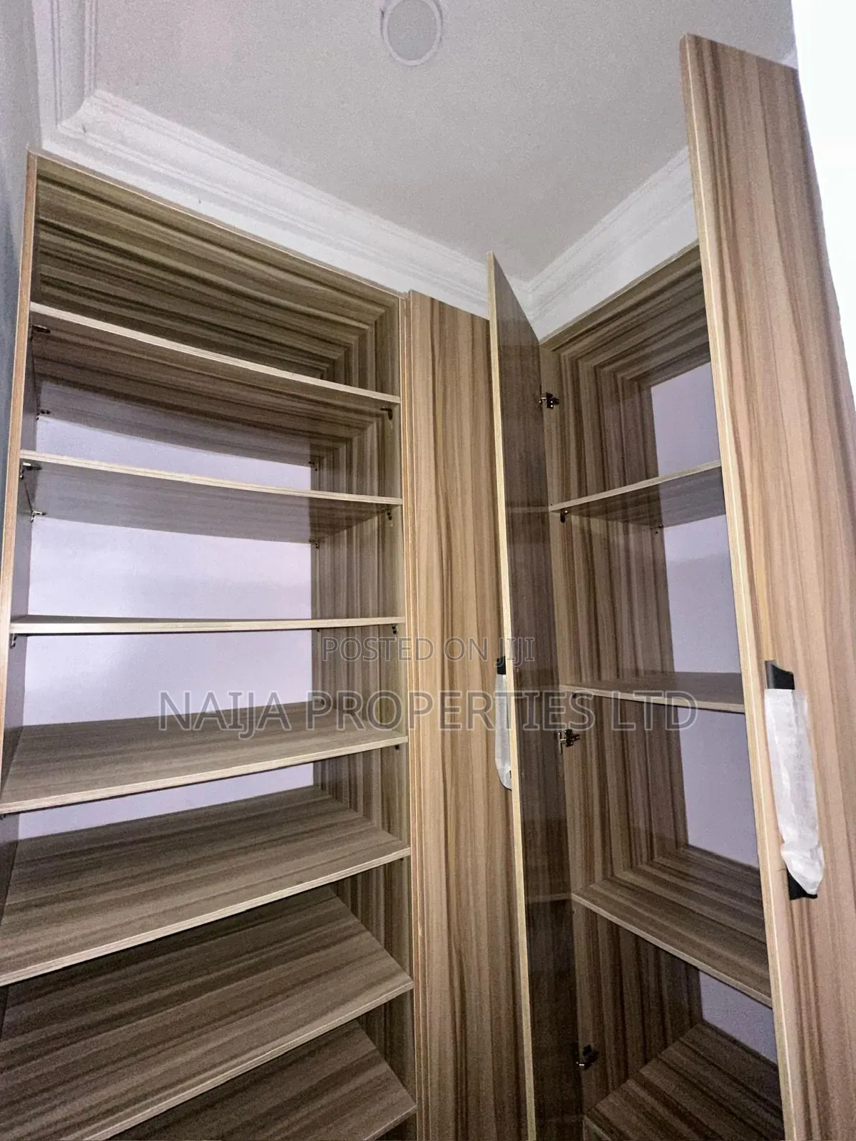 3bdrm Apartment in Ilasan-Ikate for rent
