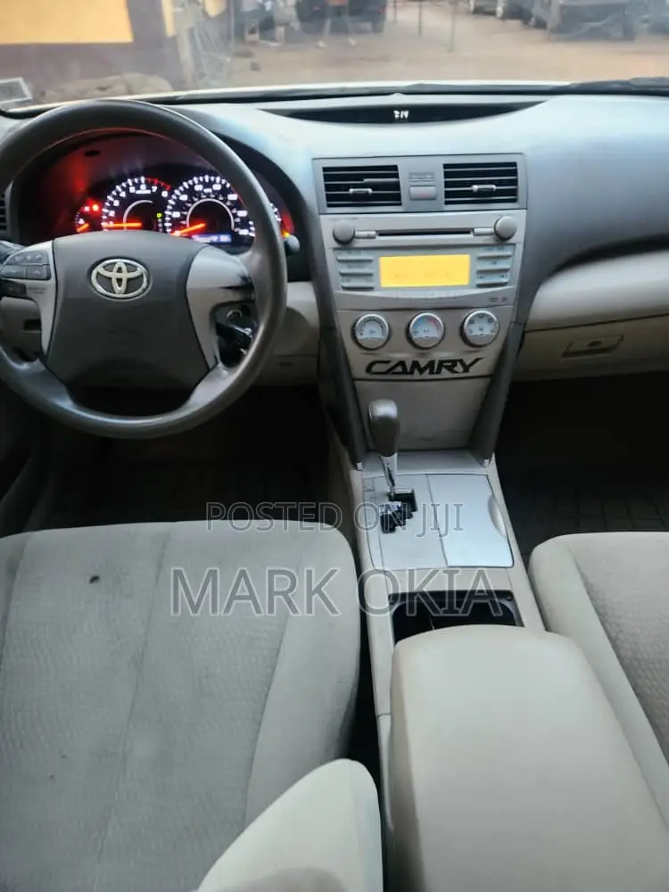 Toyota Camry 2010 Gold