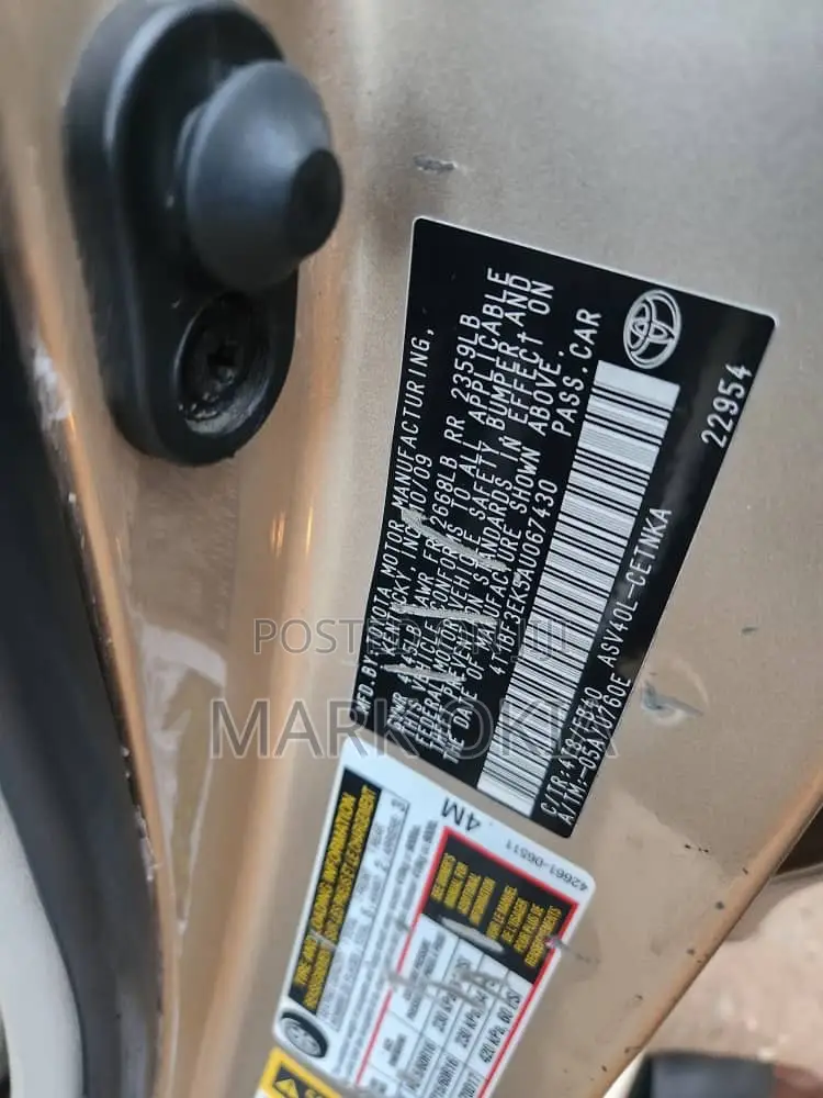 Toyota Camry 2010 Gold