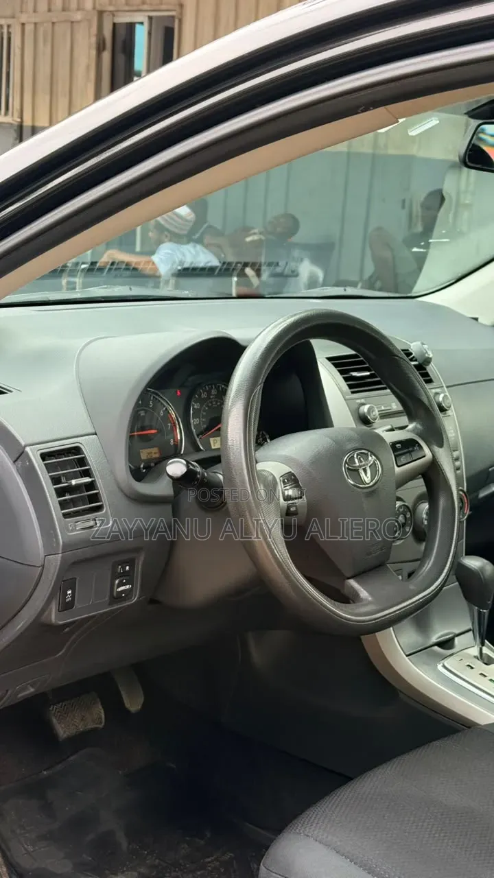 Toyota Corolla 2012 Black