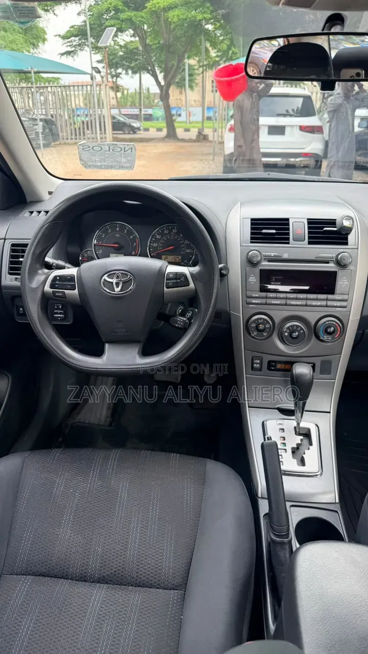 Toyota Corolla 2012 Black