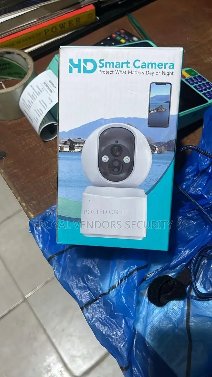 Inbuilt Batterry / Wireless / Rotating CCTV Camera.