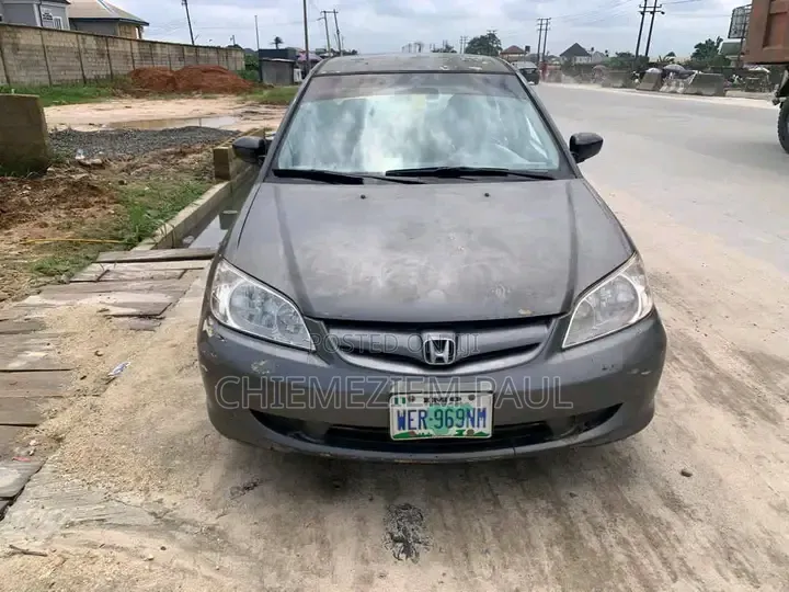 Honda Civic 2005 Gray