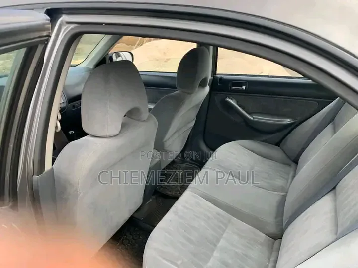 Honda Civic 2005 Gray