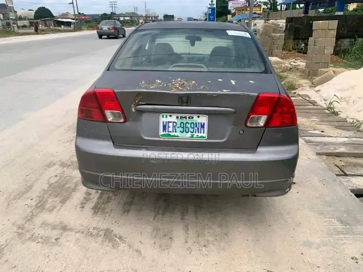 Honda Civic 2005 Gray