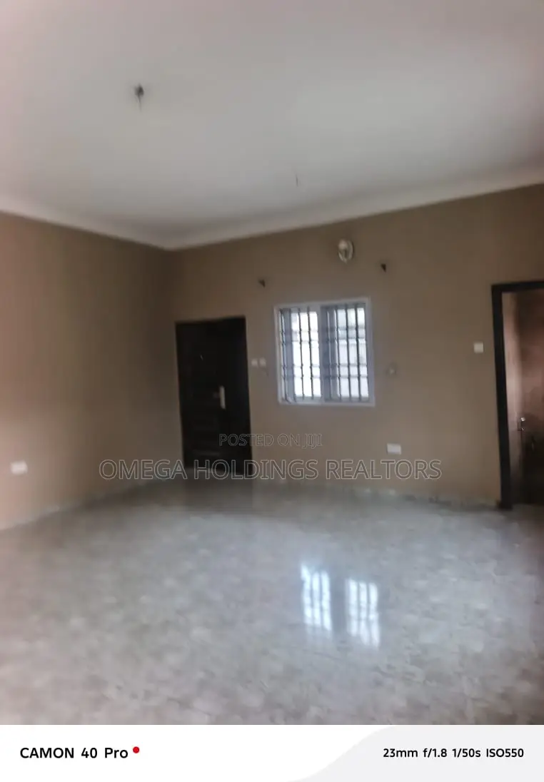 3bdrm Block of Flats in Akala Estate, Akobo for rent