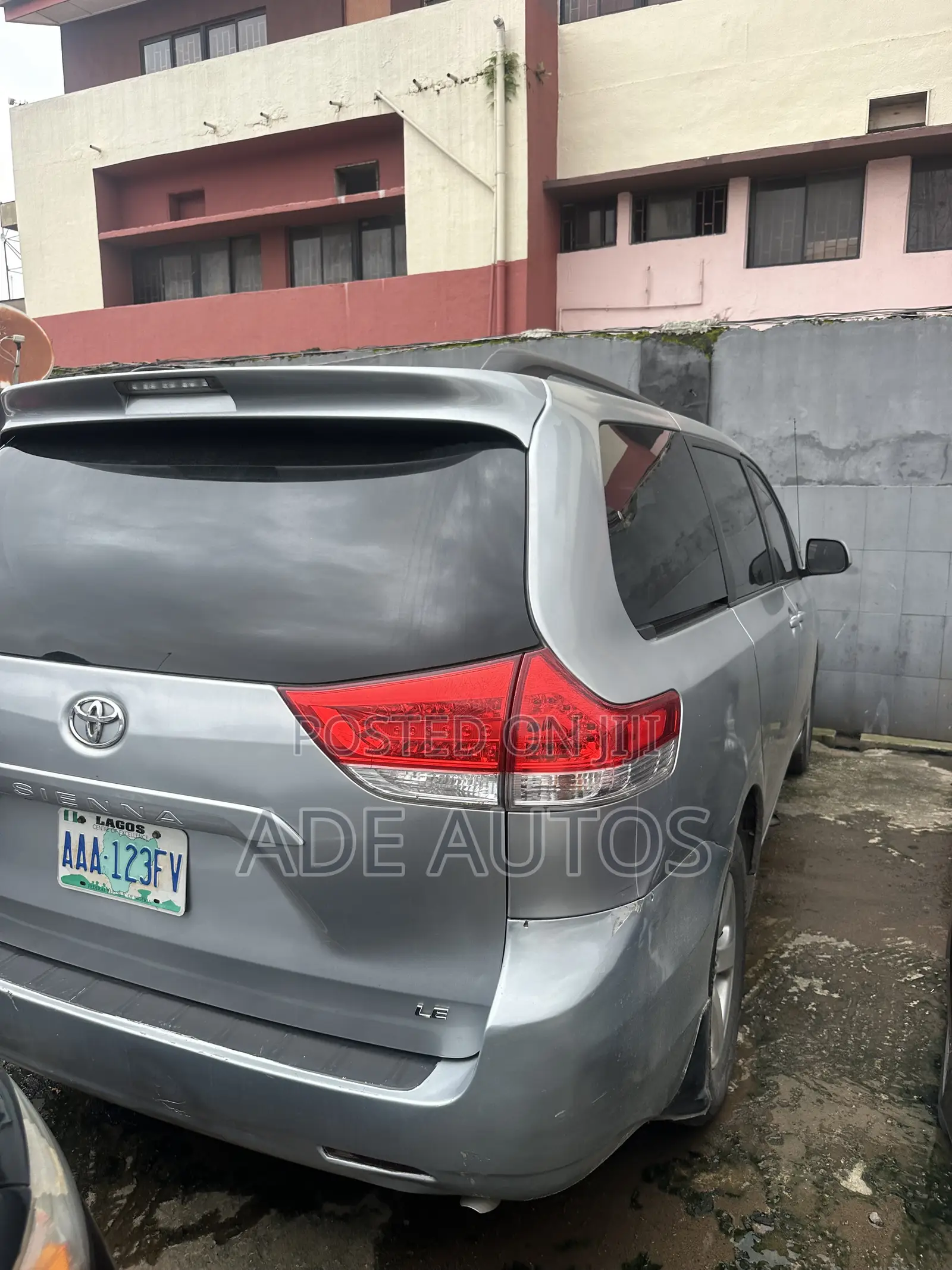 Toyota Sienna Limited 7 Passenger 2011 Blue
