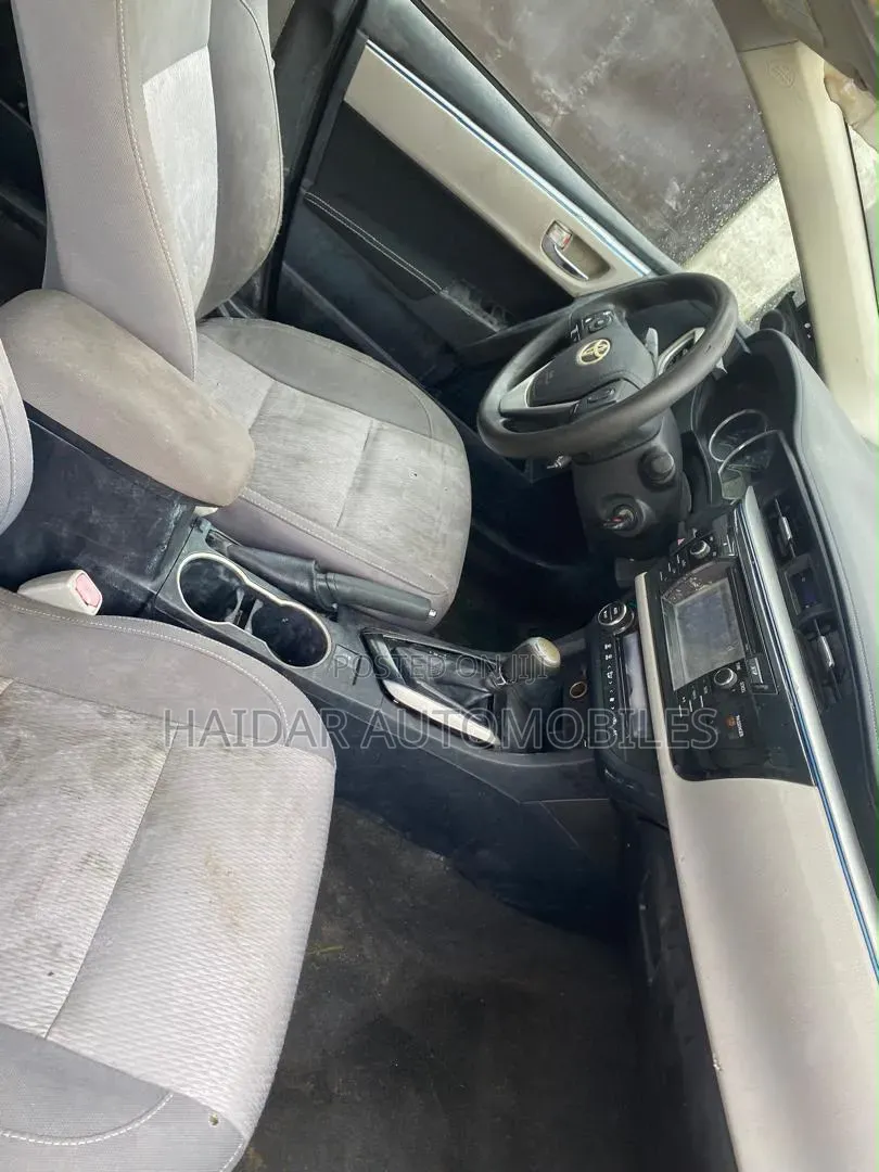 Toyota Corolla 2015 Gray
