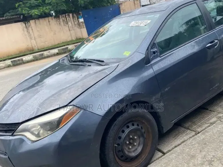 Toyota Corolla 2015 Gray