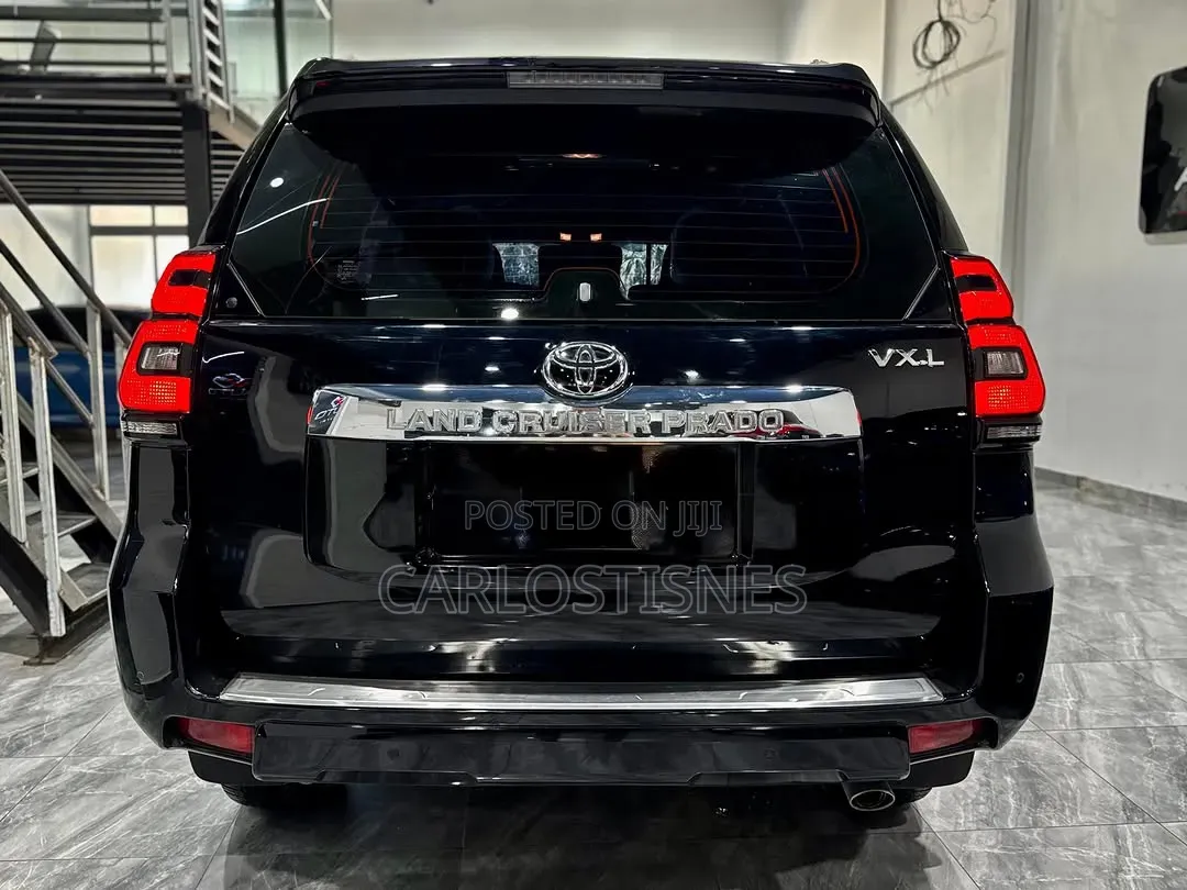 Toyota Land Cruiser Prado 2023 Black