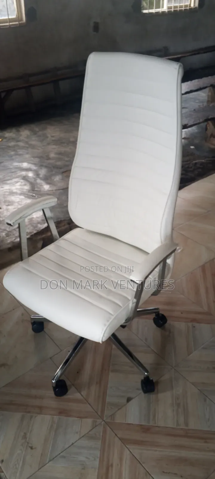 White Managers Office Chair