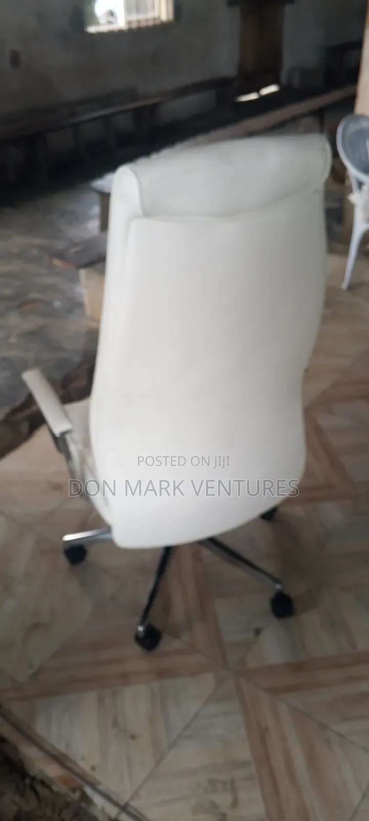 White Managers Office Chair