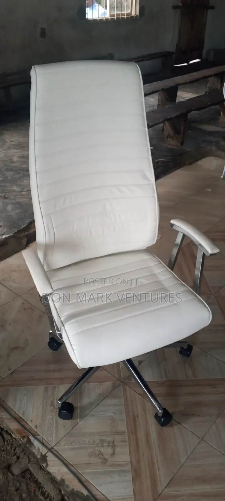 White Managers Office Chair