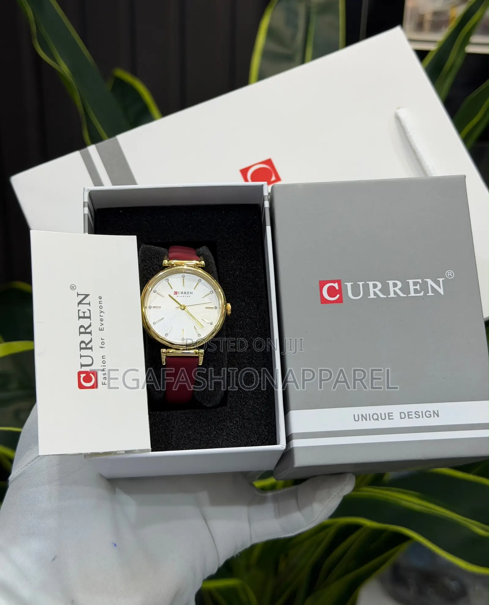 Curren Feminine Leather Watch
