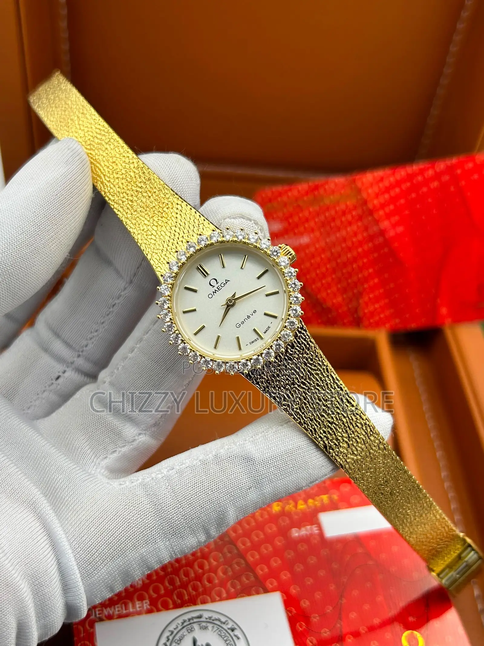 Omega Quality Luxury Ladies Chain Strap Wristwatch