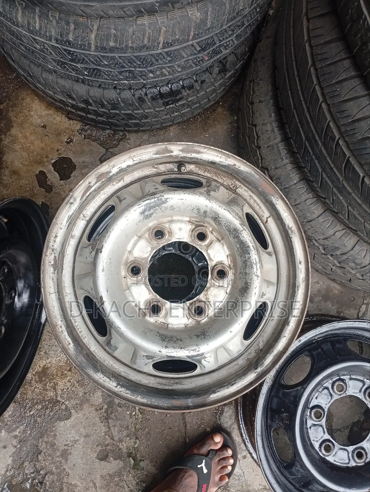 195R15 Ovation Tire