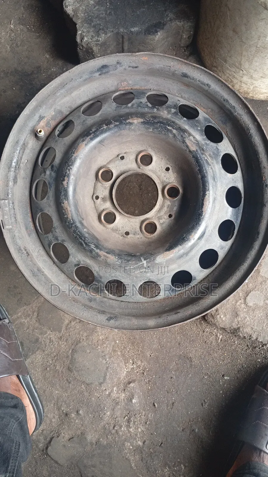 195R15 Ovation Tire