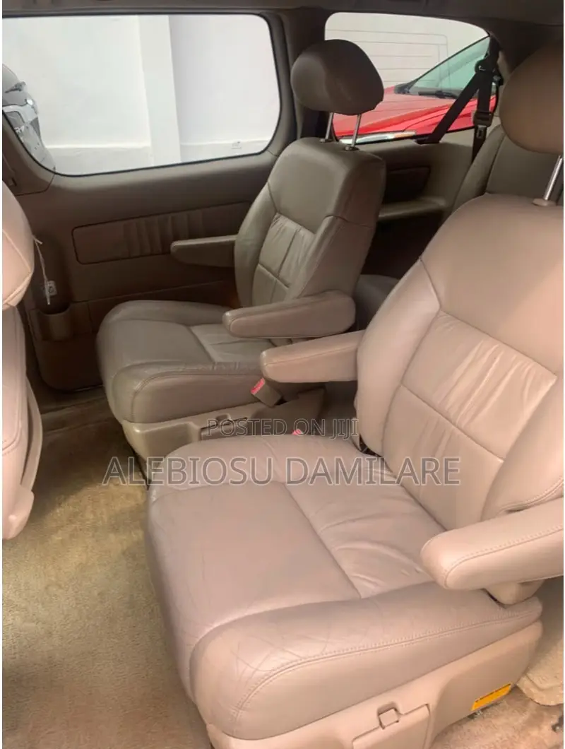 Toyota Sienna 2003 Beige
