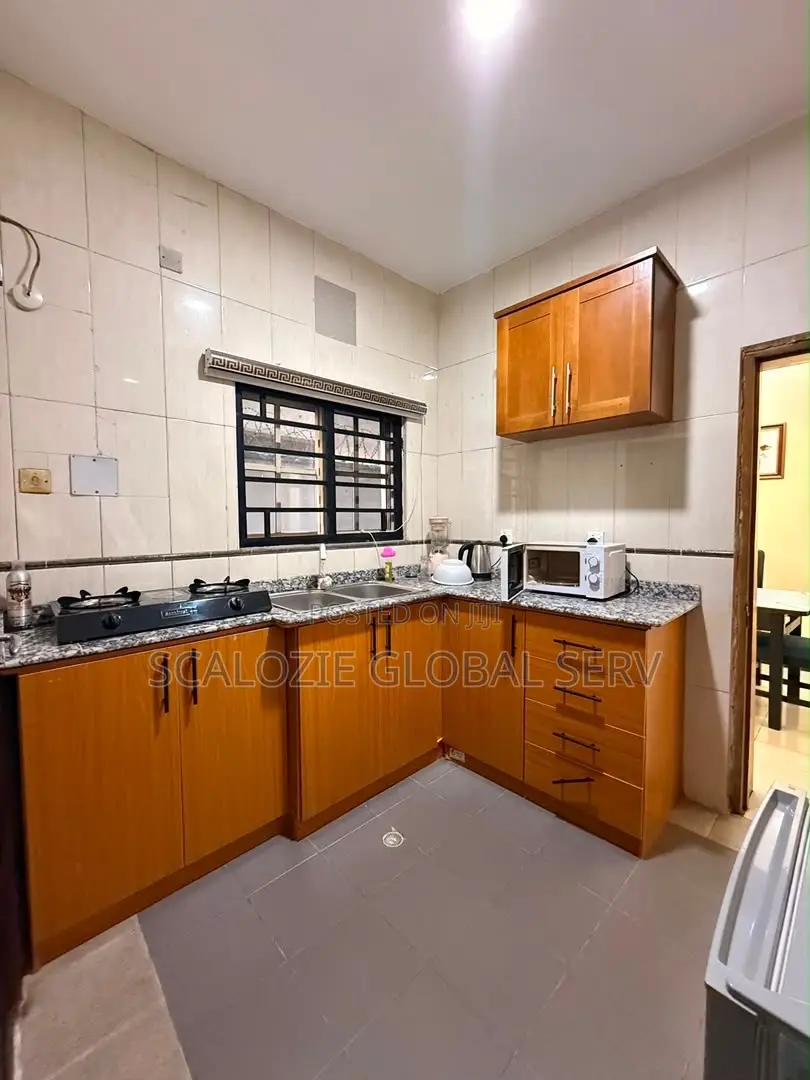2bdrm Block of Flats in Rumuibekwe Estate, for sale