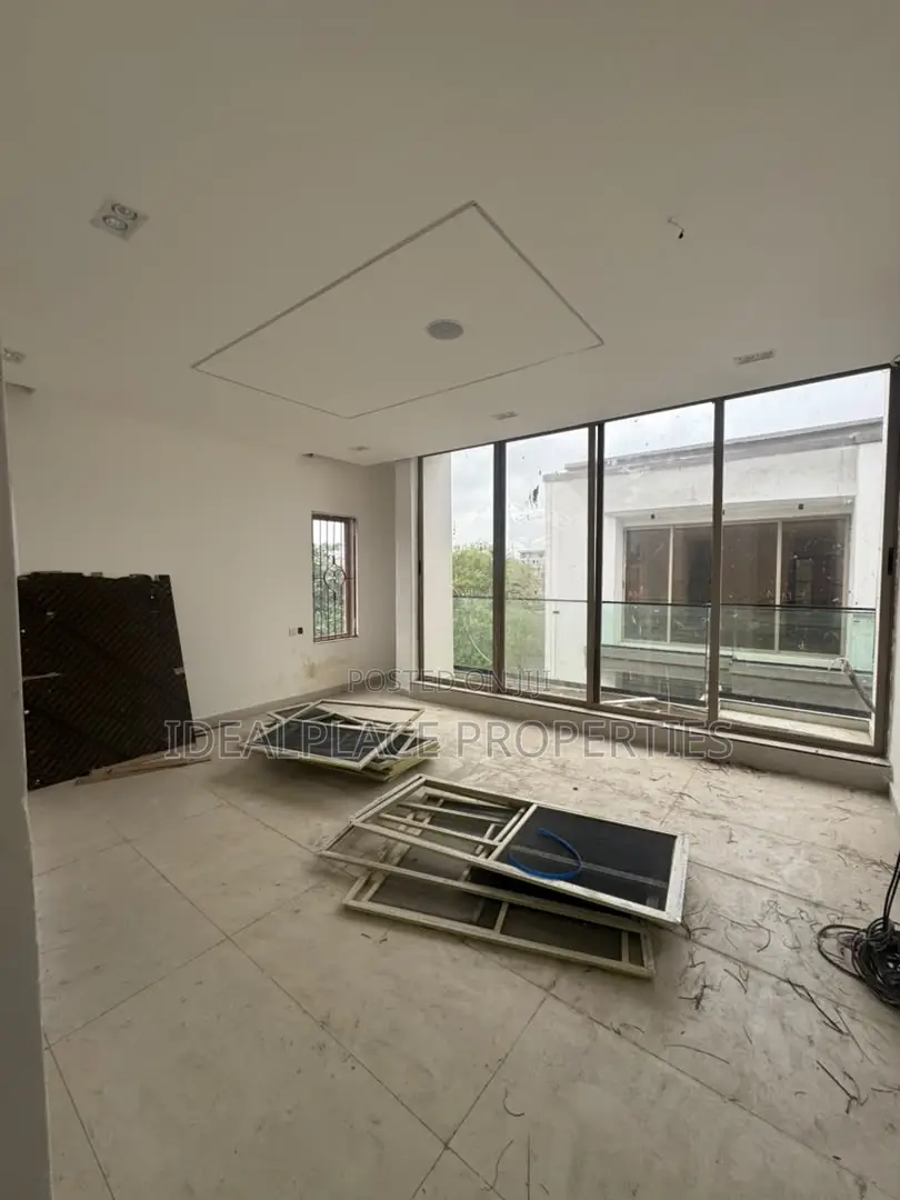4bdrm Duplex in Adeniyi Jones for sale