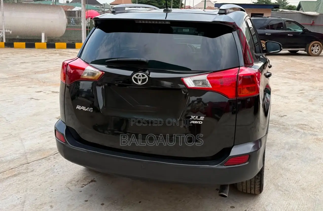 Toyota RAV4 XLE 4dr SUV (2.5L 4cyl 6A) 2015 Black