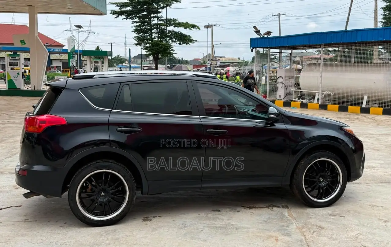 Toyota RAV4 XLE 4dr SUV (2.5L 4cyl 6A) 2015 Black