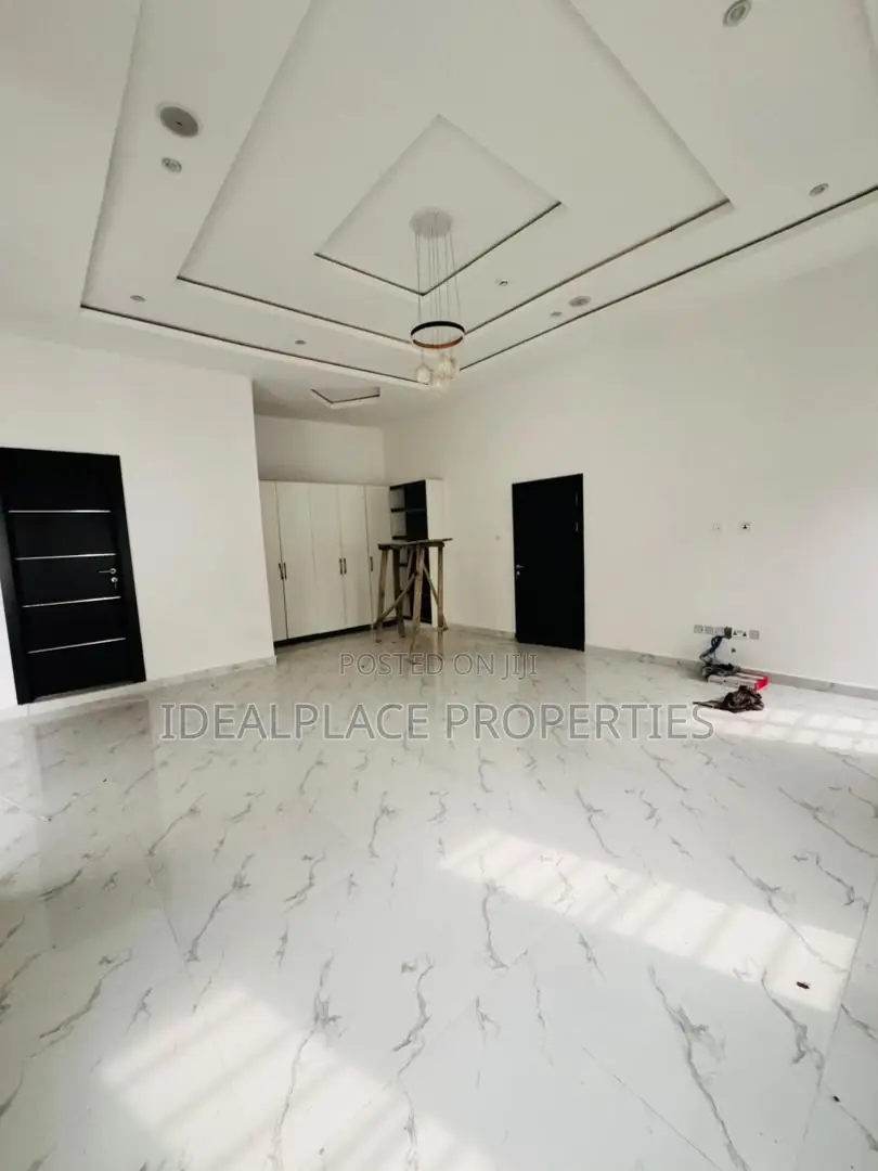 3bdrm Apartment in Ikeja GRA for sale