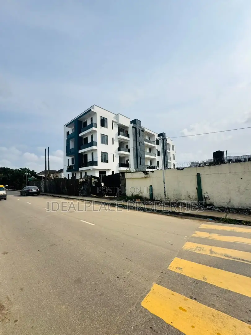 3bdrm Apartment in Ikeja GRA for sale