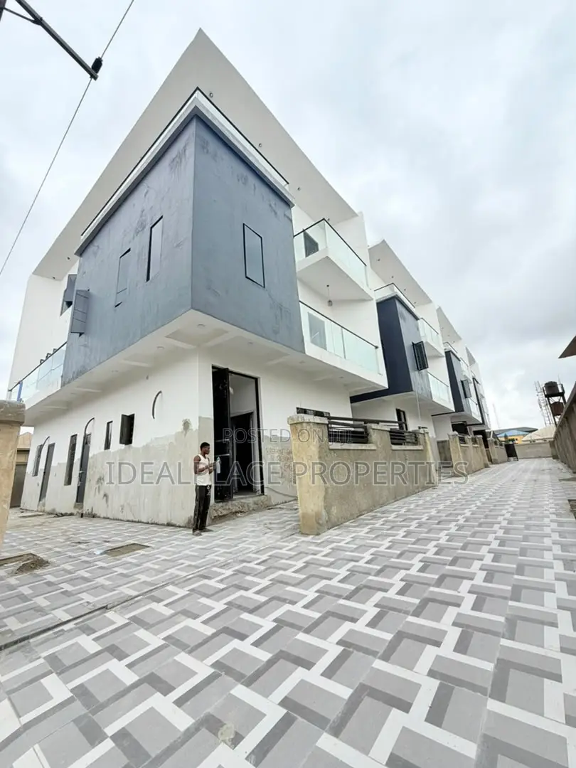 5bdrm Duplex in Amuwo-Odofin for sale